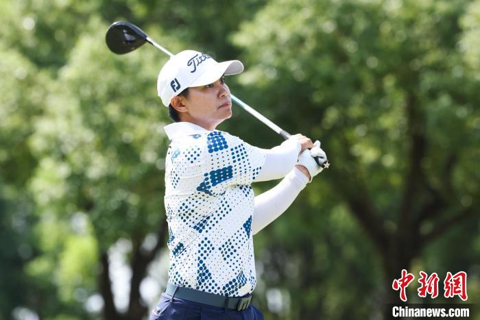 上海高尔夫赛场泰国球手库苏玛通过延长赛击败