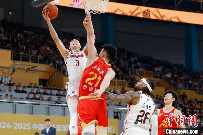 广厦男篮11094力克广东男篮完成赛季三杀