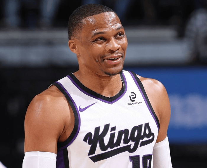 拉塞尔-威斯布鲁克历史数据全面领跑，国王力克