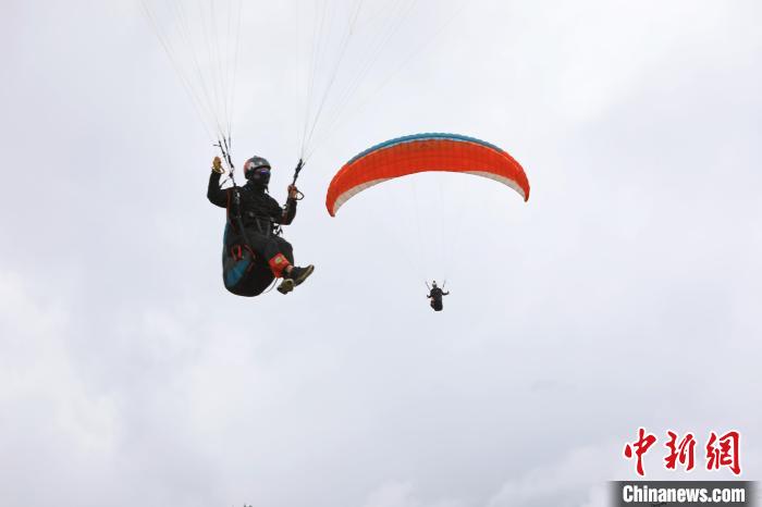 第六届“翱翔贵州”滑翔伞首站在桐梓圆满落幕