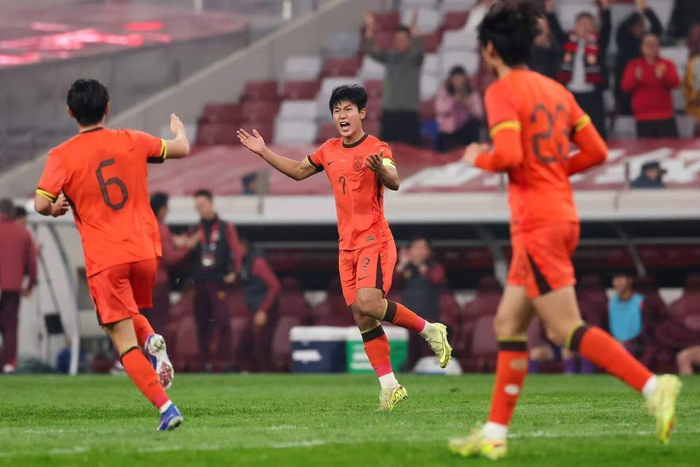 董路：U23国足逼平泰国难掩战术缺陷，外教执教