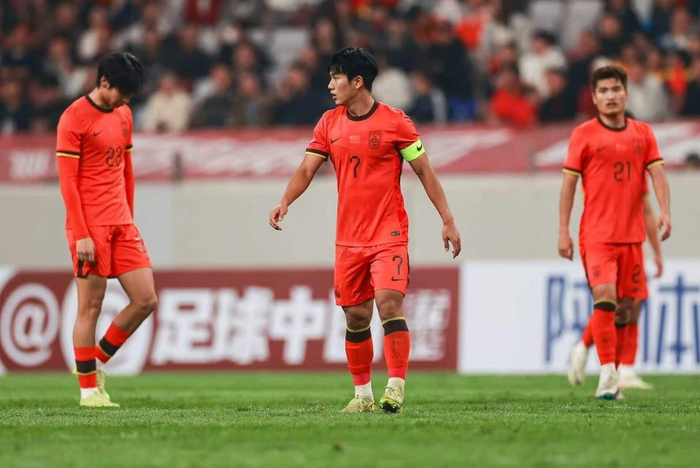 董路：U23国足逼平泰国难掩战术缺陷，外教执教