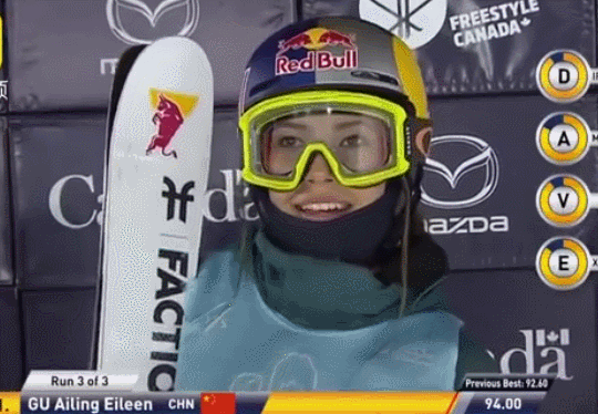 谷爱凌斯坦福录取引关注，滑雪赛场再创佳绩