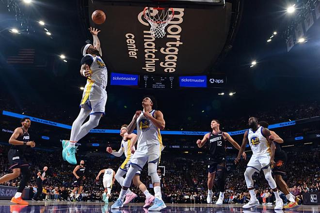 太阳力克勇士晋级季后赛，小佩顿表现低迷成败