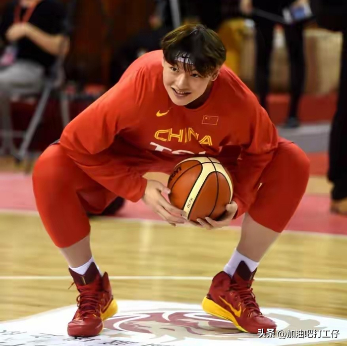 王哲林cba20连胜核心爆发冲击国家队