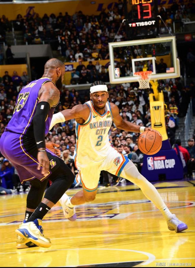 雷霆大胜湖人三连胜稳居联盟第一